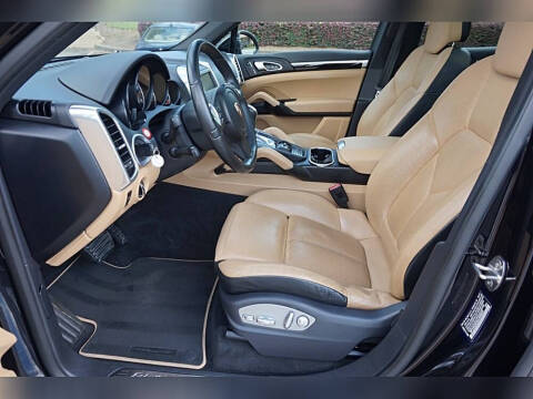 2014 Porsche Cayenne Platinum