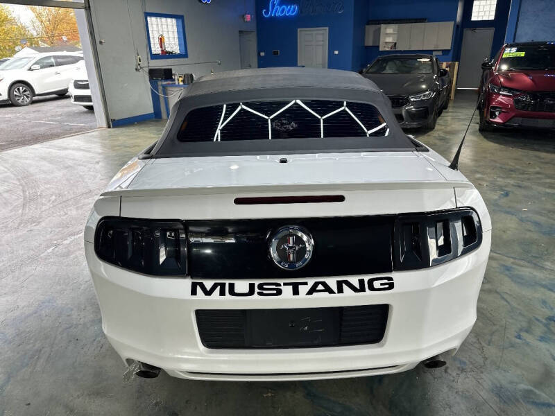 2013 Ford Mustang V6