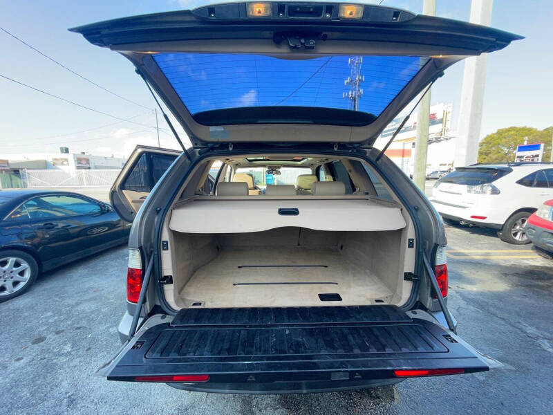 2004 BMW X5 3.0i