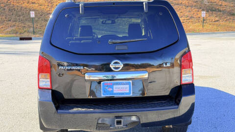 2010 Nissan Pathfinder LE