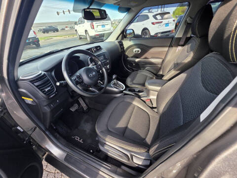 2016 Kia Soul +