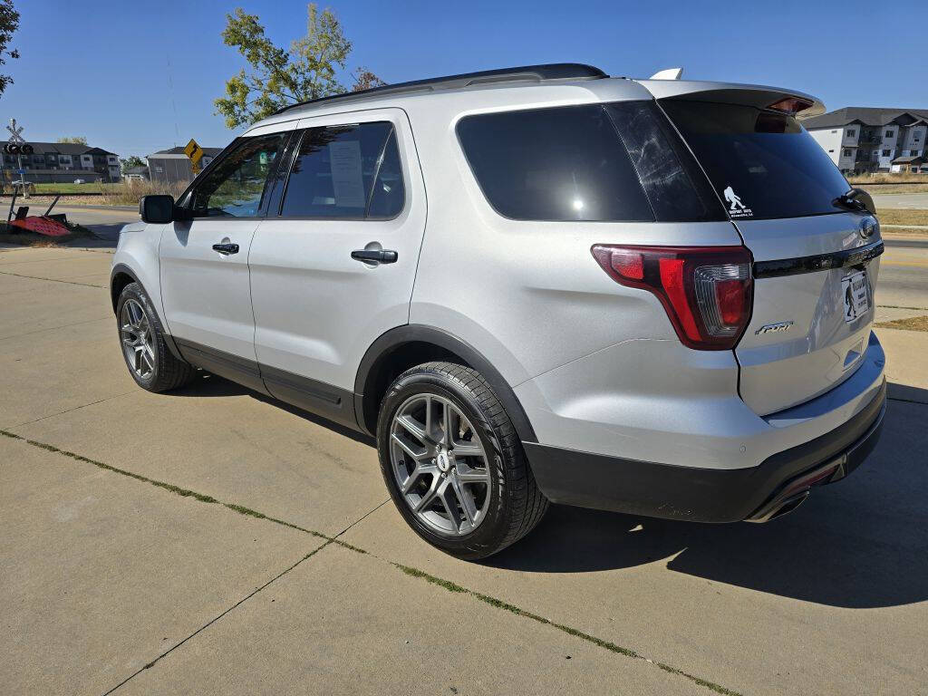 2016 Ford Explorer for sale at Bigfoot Auto in Hiawatha, IA