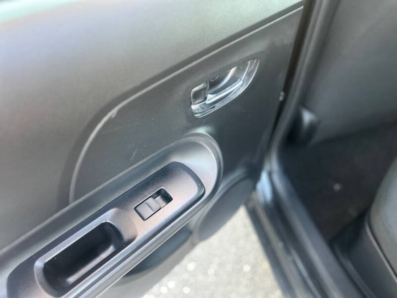 2016 Toyota Prius c Two