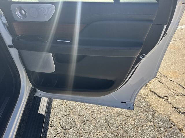 2022 Lincoln Navigator L Black Label