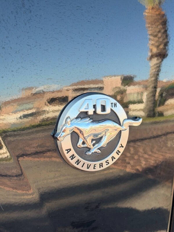 2004 Ford Mustang Deluxe