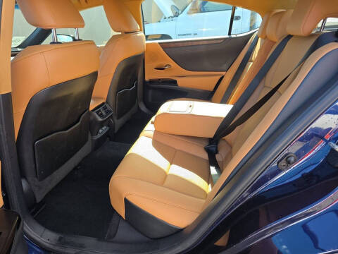 2022 Lexus ES 350