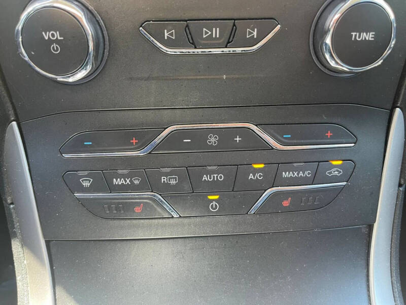 2020 Ford Edge