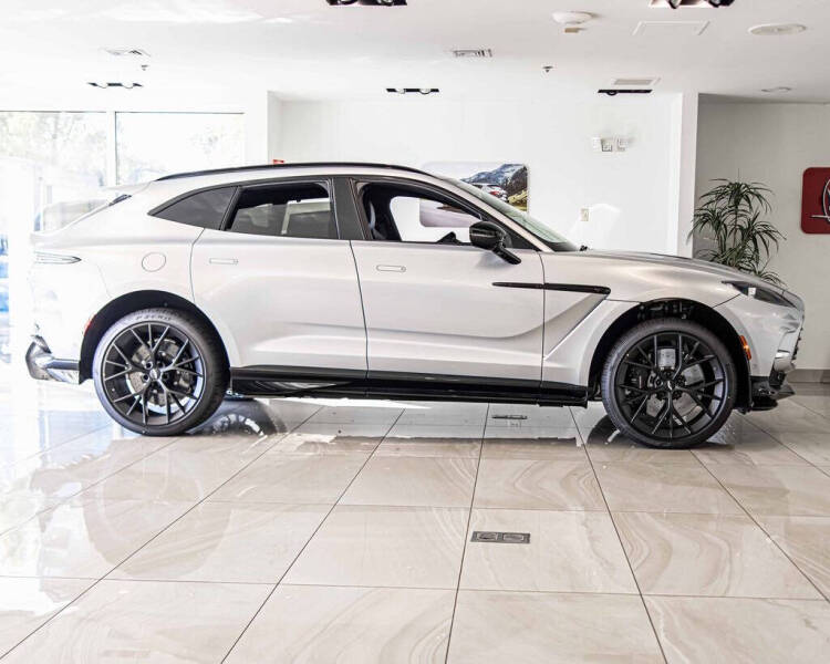 2026 Aston Martin DBX 707