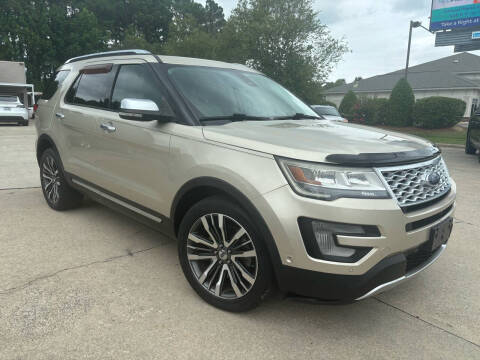 2017 Ford Explorer for sale at Smithfield Auto Center LLC in Smithfield NC