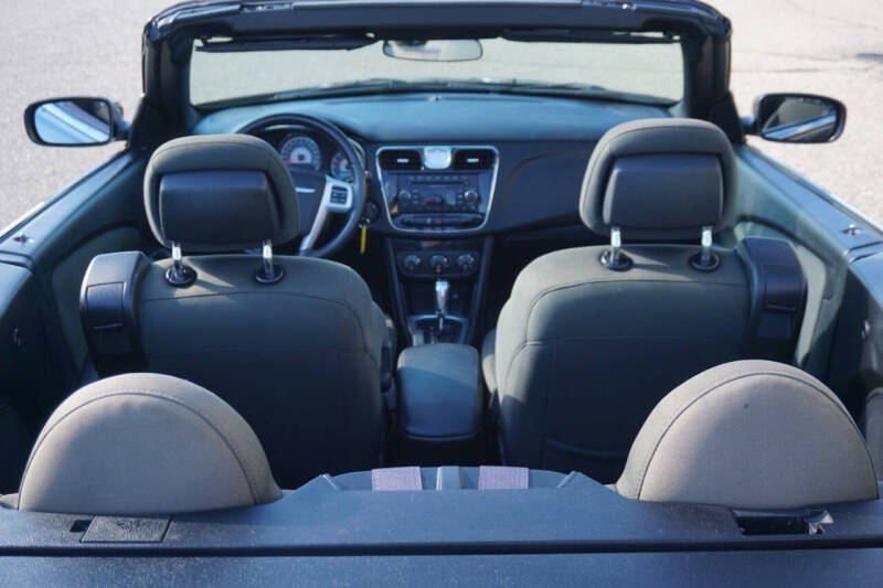 2012 Chrysler 200 Touring