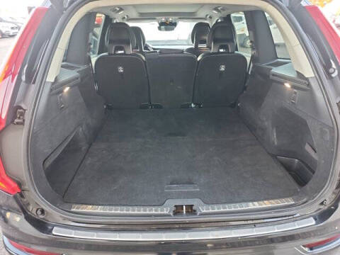 2016 Volvo XC90 T5 Momentum