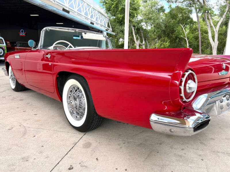 1957 Ford Thunderbird