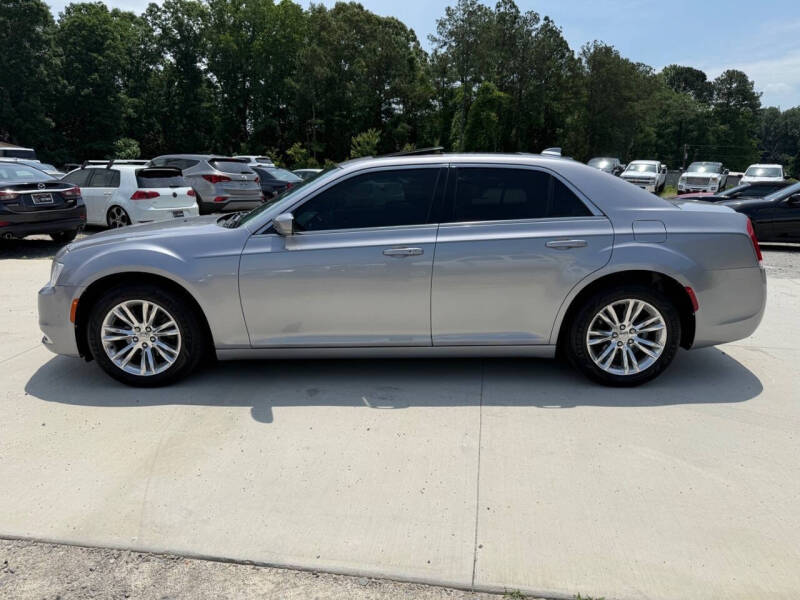 2017 Chrysler 300 Limited