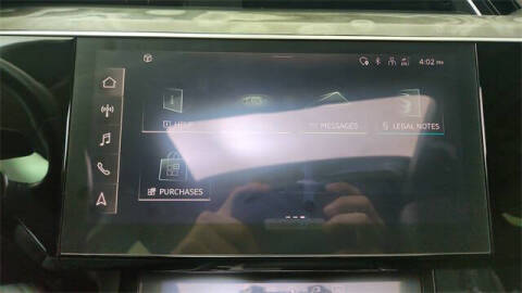 2022 Audi e-tron quattro Premium Plus