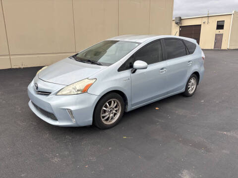 2014 Toyota Prius v Two