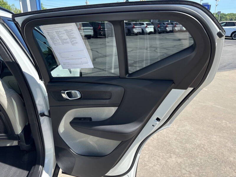 2026 Volvo XC40 B5 Plus