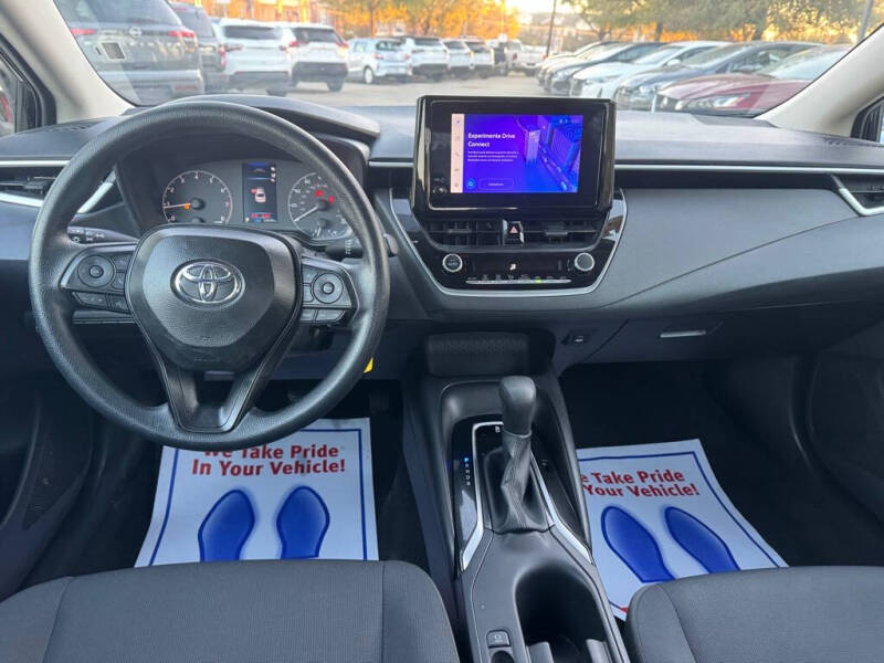 2025 Toyota Corolla LE