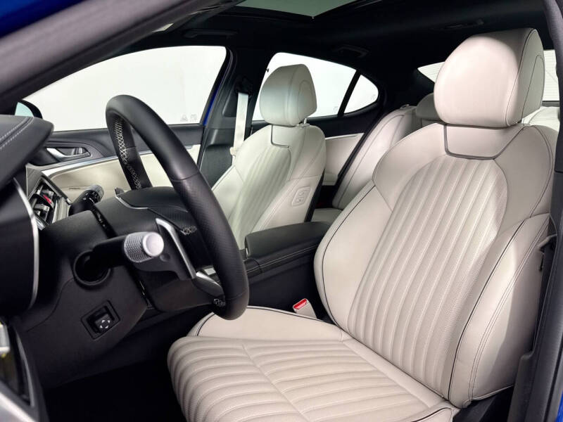 2025 Genesis G70