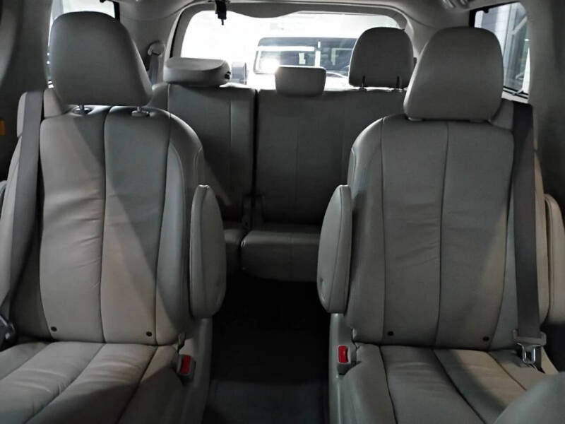 2011 Toyota Sienna