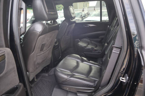 2017 Cadillac Escalade Platinum