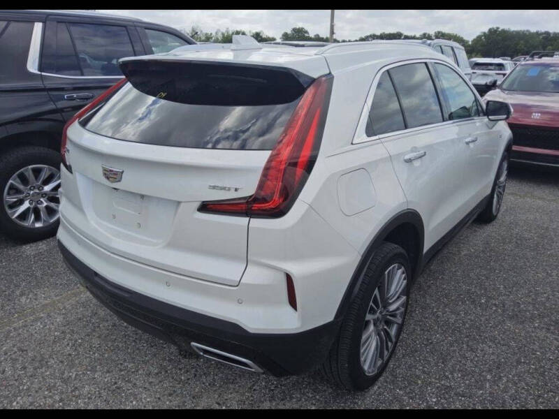 2024 Cadillac XT4 Premium Luxury