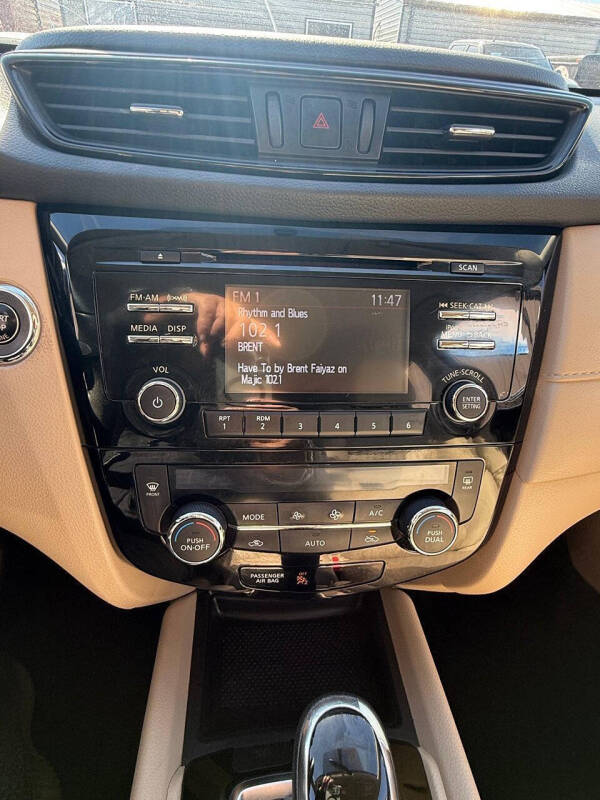 2017 Nissan Rogue SV