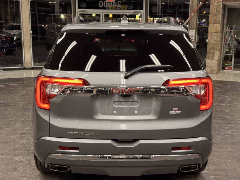 2023 GMC Acadia Denali