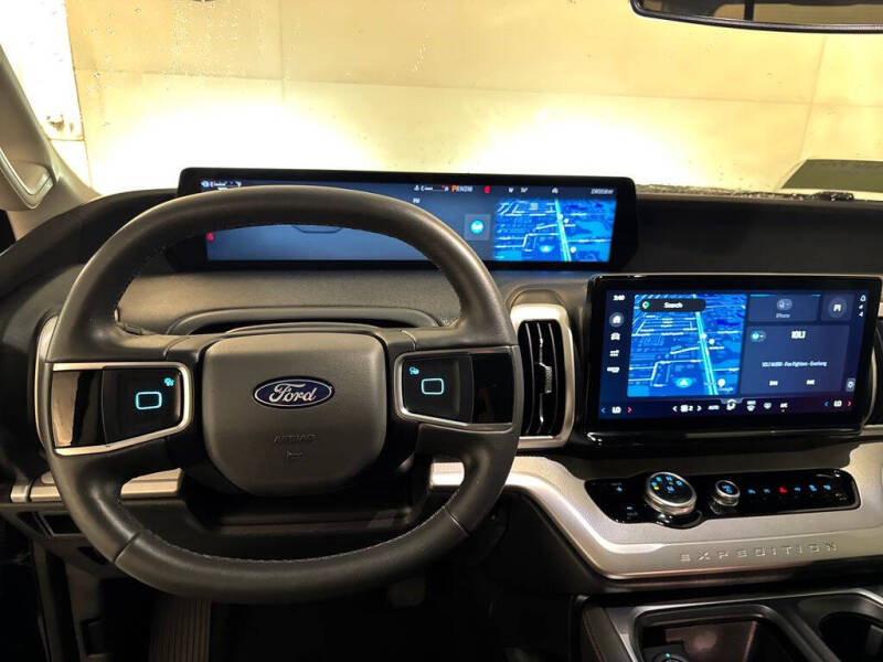 2025 Ford Expedition MAX Active