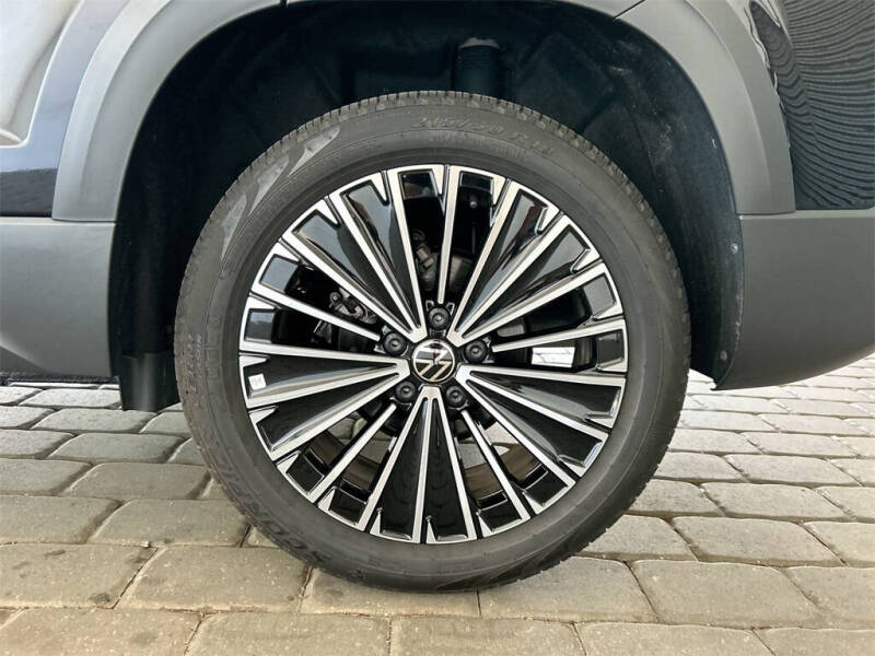 2025 Volkswagen Taos SE