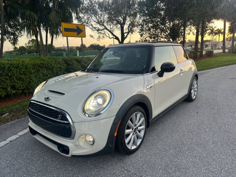 2015 MINI Hardtop 2 Door for sale at Sofka Motors LLC in Pompano Beach FL