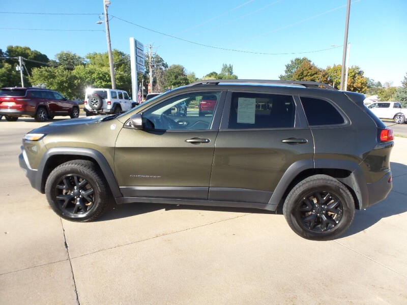2016 Jeep Cherokee for sale at WAYNE HALL CHRYSLER JEEP DODGE in Anamosa IA