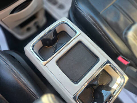 2013 Chrysler Town and Country Touring