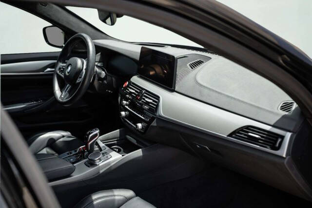 2023 BMW M5