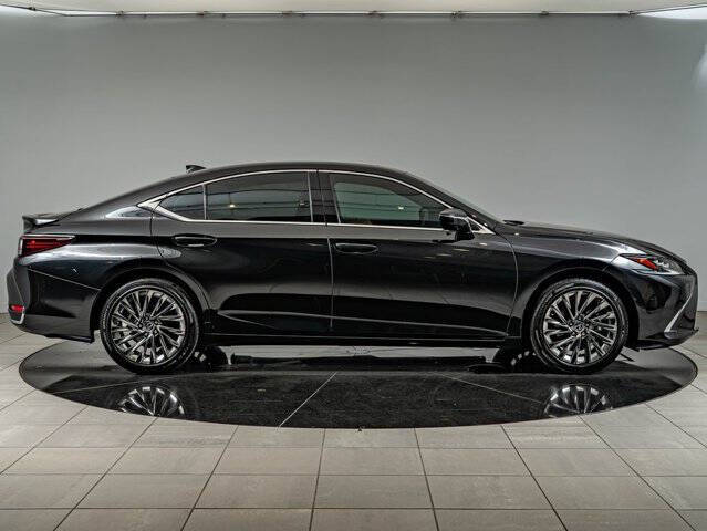 2025 Lexus ES 300h Luxury