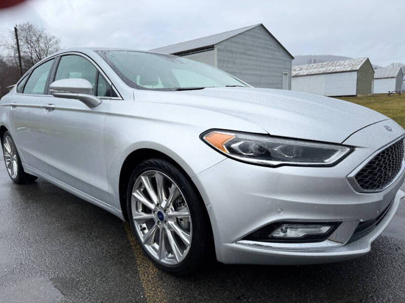 2017 Ford Fusion Platinum's photo