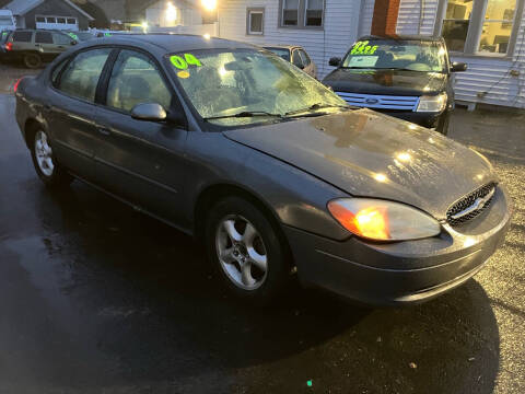 2004 Ford Taurus SE