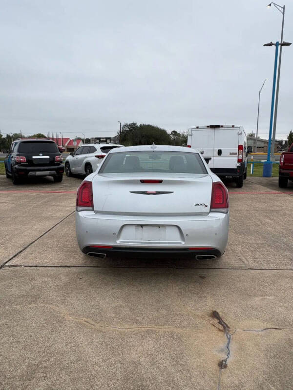 2023 Chrysler 300 S V6