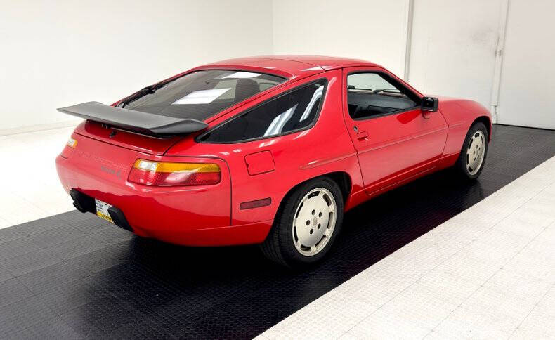 1987 Porsche 928 S4