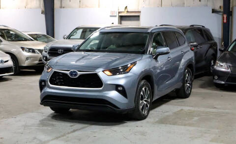 2022 Toyota Highlander Hybrid XLE