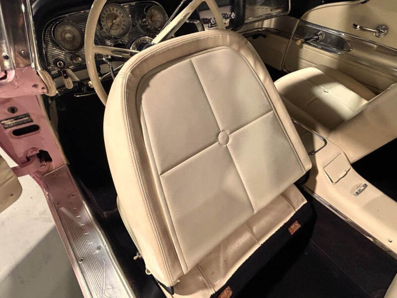 1960 Ford Thunderbird