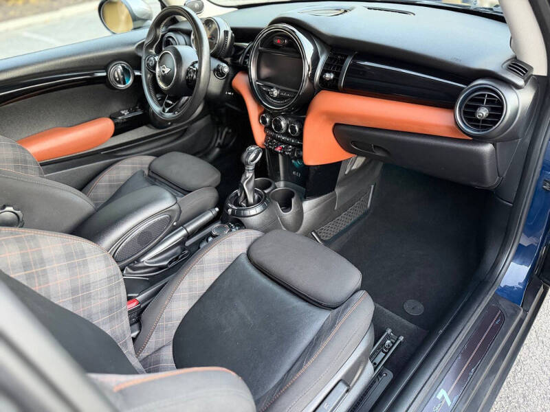 2017 MINI Hardtop 2 Door Cooper