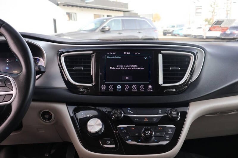 2018 Chrysler Pacifica Hybrid Touring L