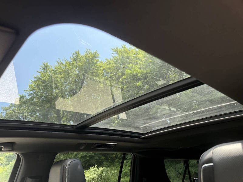 2022 Cadillac Escalade ESV Premium Luxury