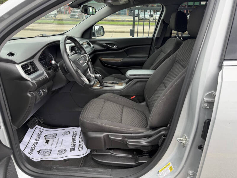 2017 GMC Acadia SLE-1