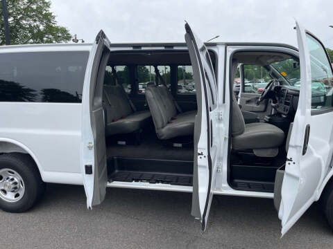 2025 Chevrolet Express LS 3500
