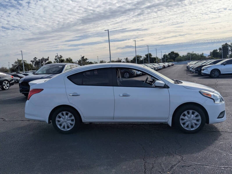 2019 Nissan Versa