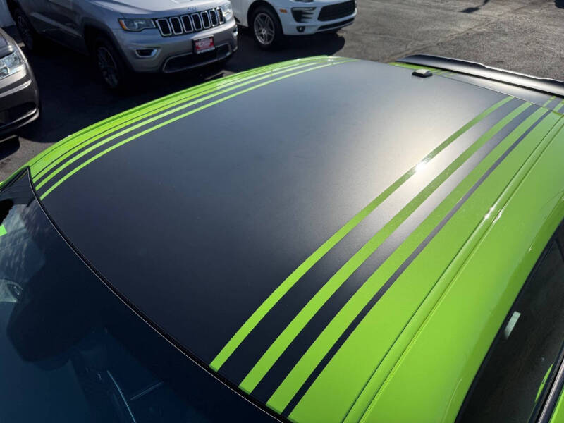 2015 Dodge Challenger R/T Shaker