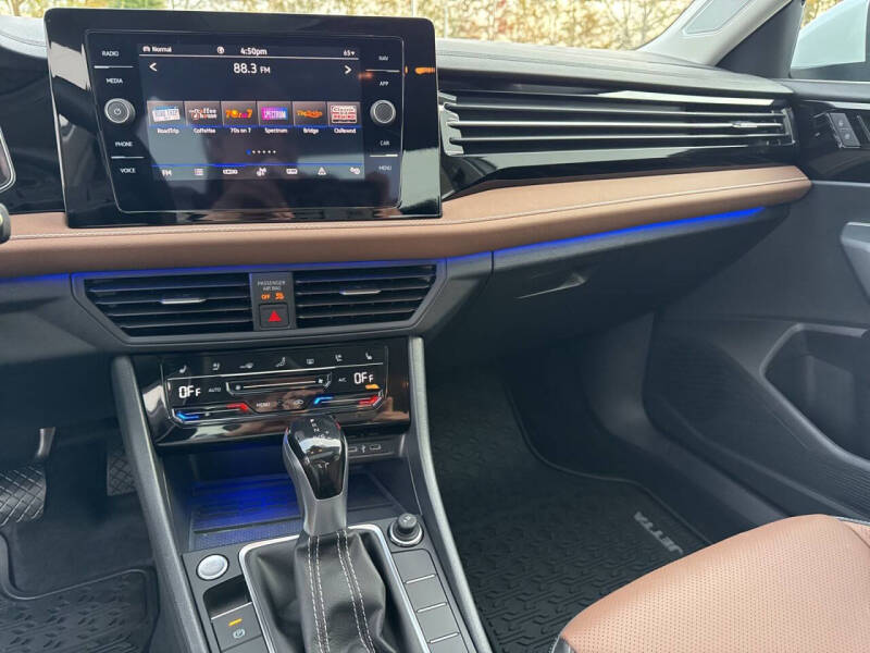 2025 Volkswagen Jetta SEL