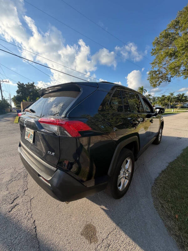 2021 Toyota RAV4 XLE