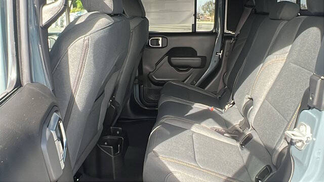 2025 Jeep Gladiator Willys